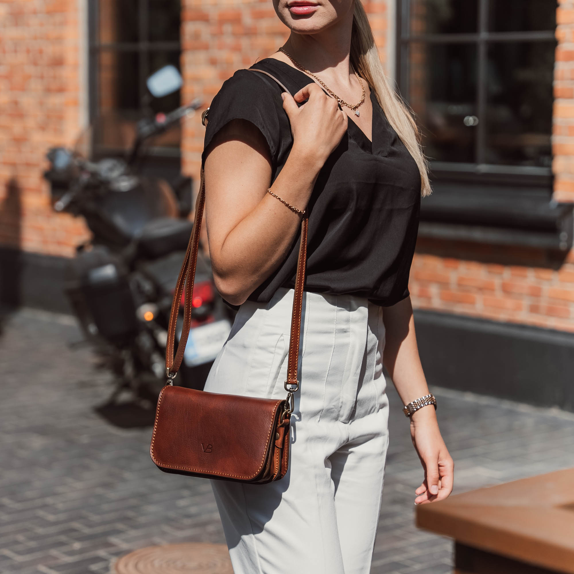 Small Leather Purse with Removable Shoulder Strap and Internal