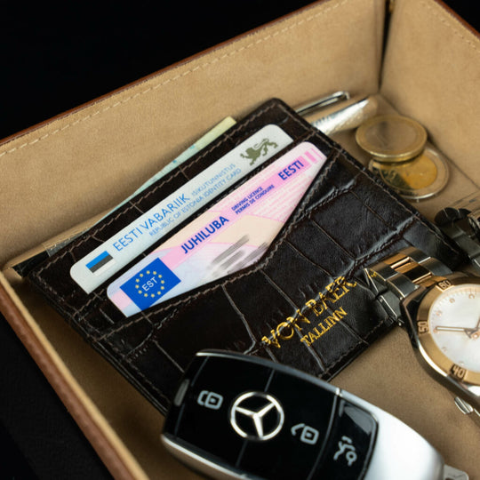 Minimalist (croc print)