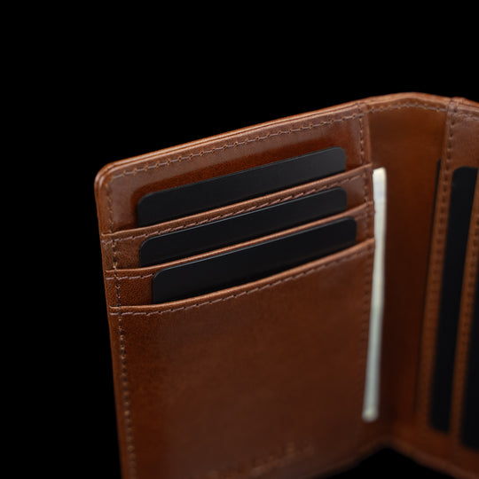 Von Baer Element luxury full-grain leather minimalist RFID card case wallet in brown, inside view close-up showing card slots.