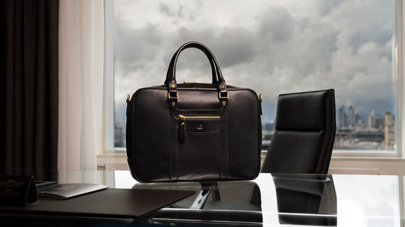 Black Leather Laptop Bag - Von Baer City Business (Luxury Table)