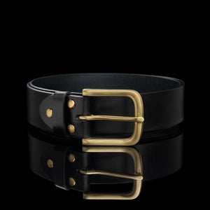 Von Baer classic black leather belt for men with a solid brass buckle.