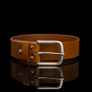 Von Baer classic tan leather belt with a silver high-quality stainless steel buckle.