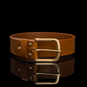 Von Baer classic tan leather belt with a solid brass buckle.