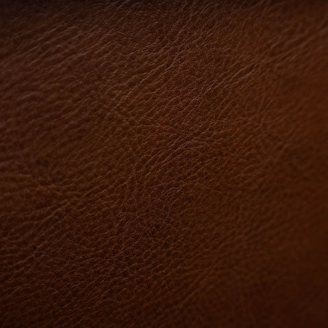 Von Baer diplomat men’s compact full-grain leather briefcase leather texture close-up showing premium material and craftsmanship.
