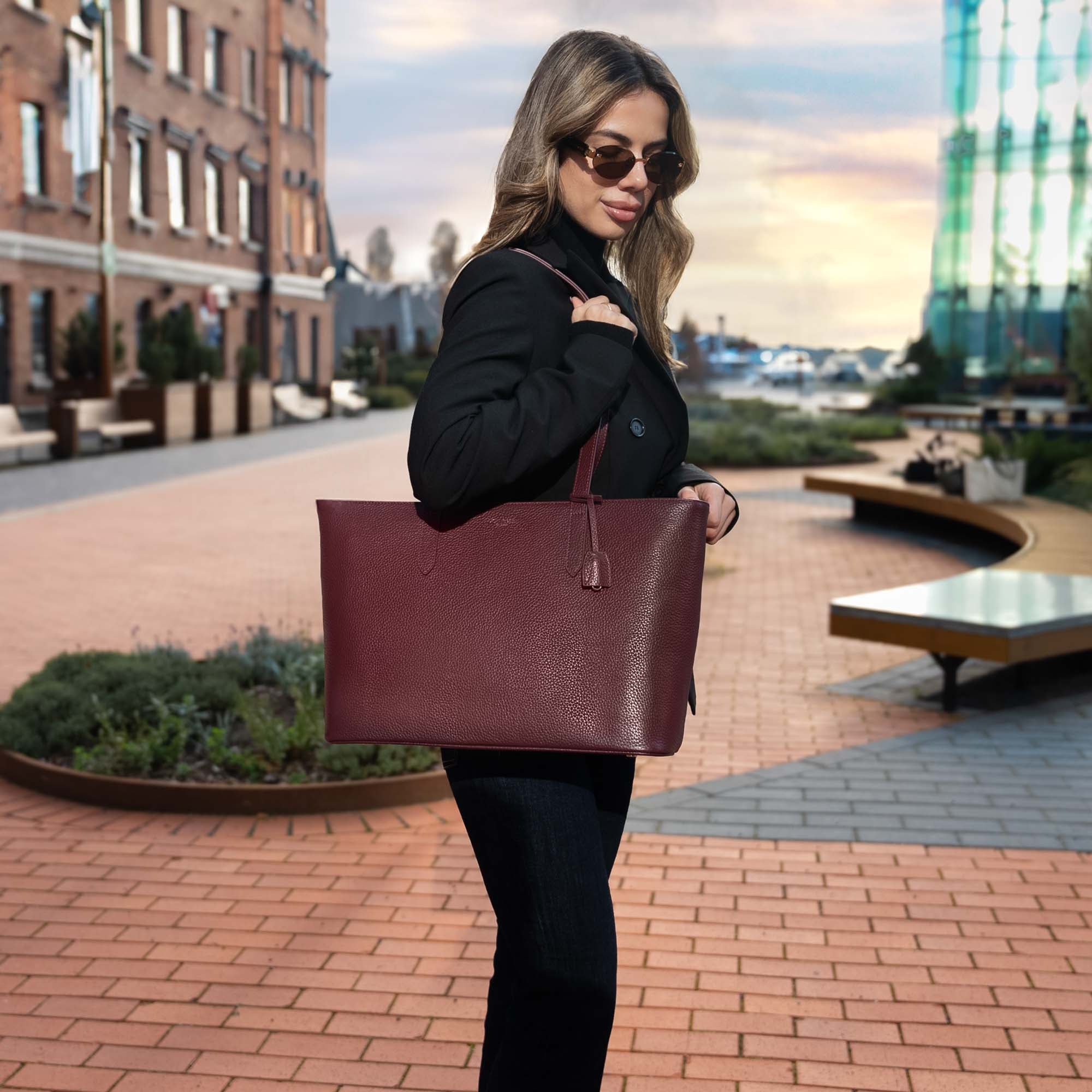 Luxury Leather Tote Bag for Women with a Zipper and 16-inch Laptop
