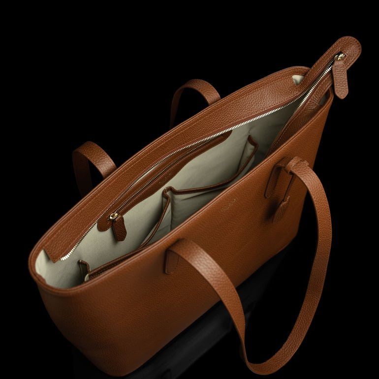 Von Baer Elegance cognac tan luxury leather tote bag interior with pockets