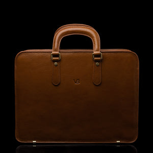 Men’s Von Baer elegant high-quality slim full-grain leather laptop bag in tan, front view.