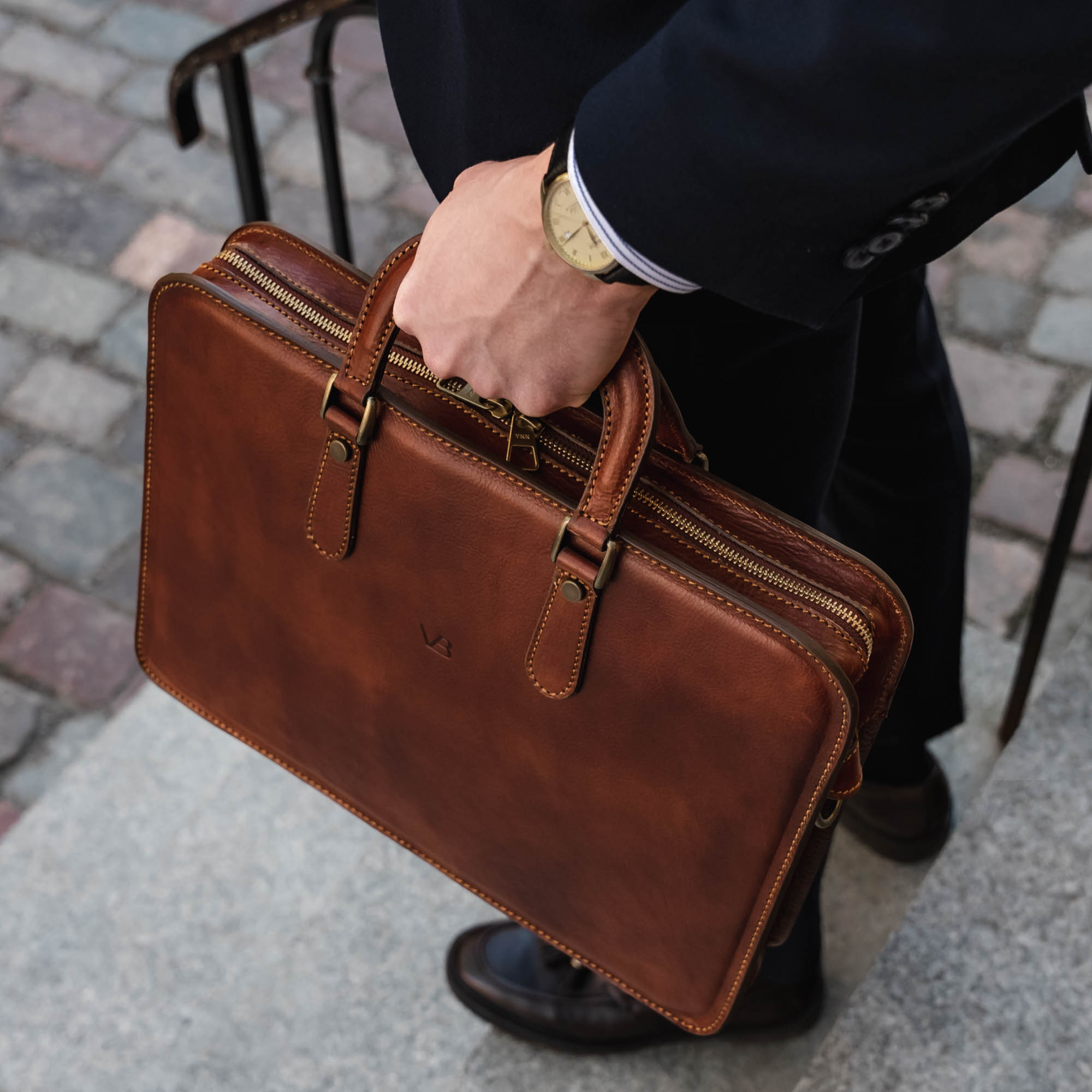 Slim leather laptop case Clearance