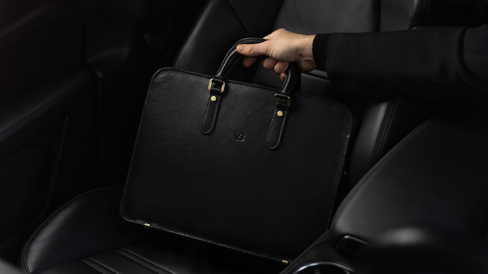 Men’s Von Baer Elegant luxury slim full-grain leather laptop bag in black, in the Porsche