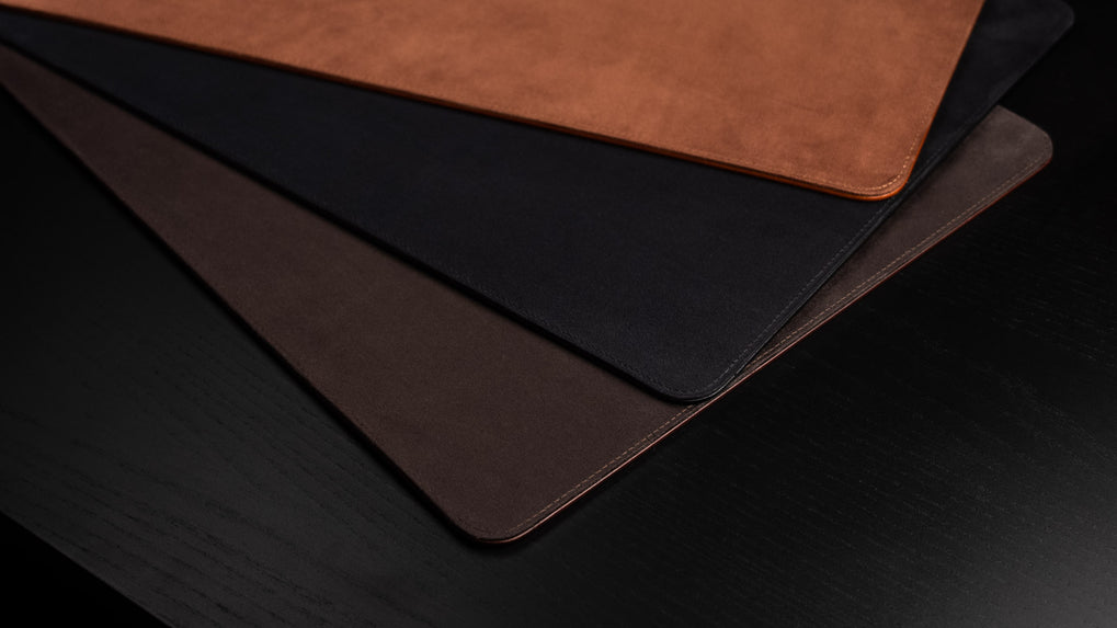 Von Baer Executive leather desk pad with a smooth and durable base layer.