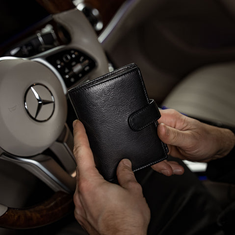 Von Baer Heritage premium mens leather trifold wallet black lifestyle