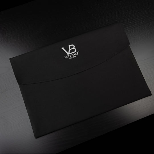 Von Baer large high quality luxury leather desk mat, in brown color, packed in a black durable bag, perfect as a gift idea.