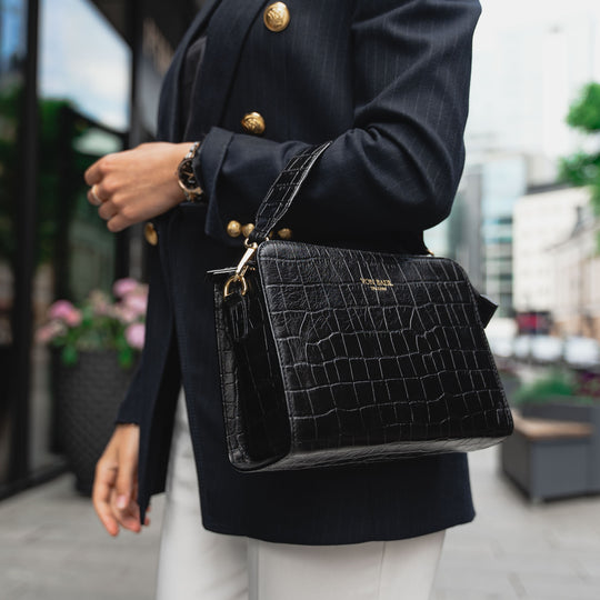 Von Baer Model1 small luxury leather purse in croco style close-up