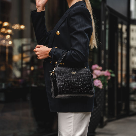 Von Baer Model1 small luxury leather purse in croco style lifestyle