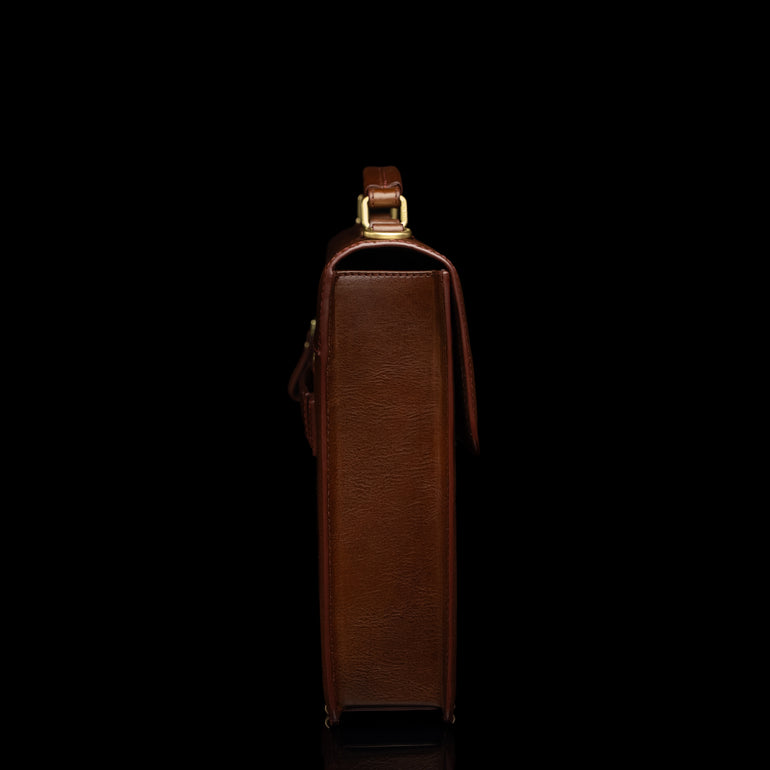 Von Baer No.3 men’s slim full-grain leather briefcase, profile view for professional work and business use.