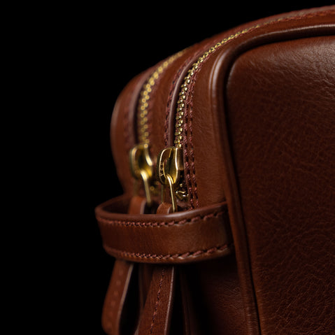 Von Baer Superior luxury full-grain leather wash bag with YKK zippers, showcasing a close-up view.