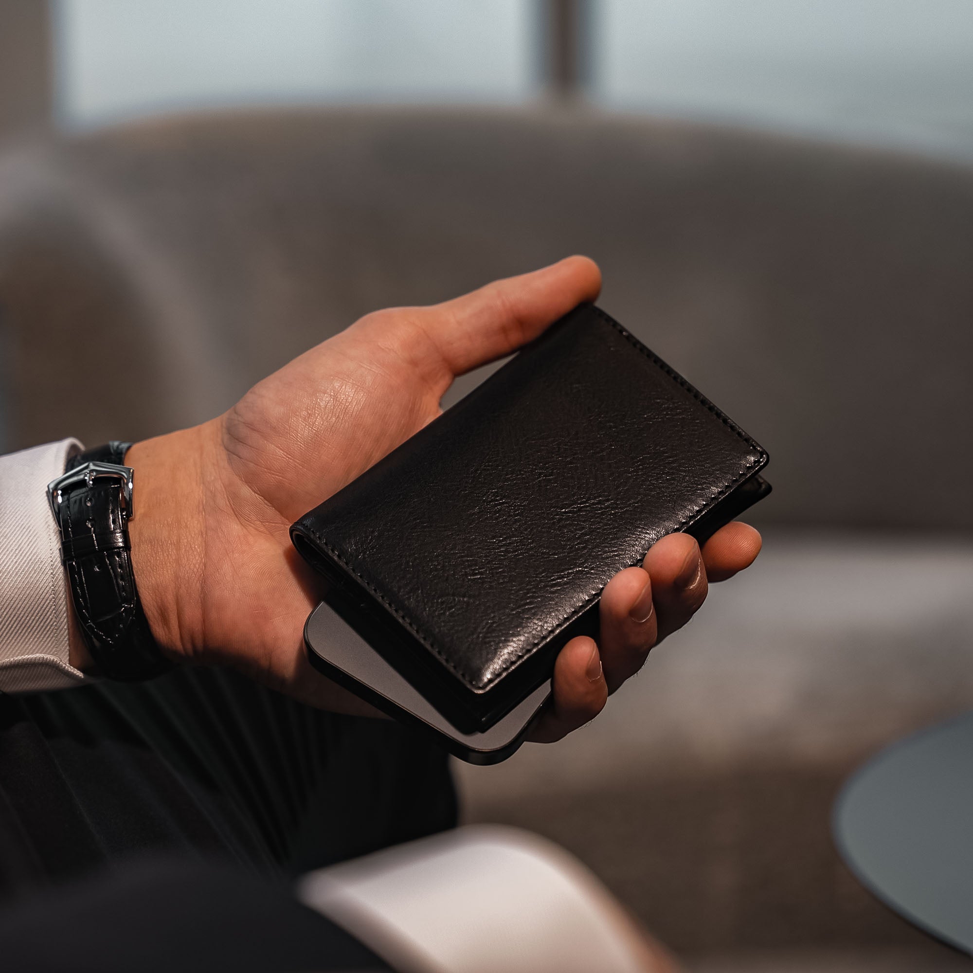 折りたたみ財布 [ATHE VANESSABRUNO] CLASSIC DOUBLE A 3-TIER CARD WALLET BK Taxi Wallet® TW03-BLACK - Soft Leather - Compact, Front