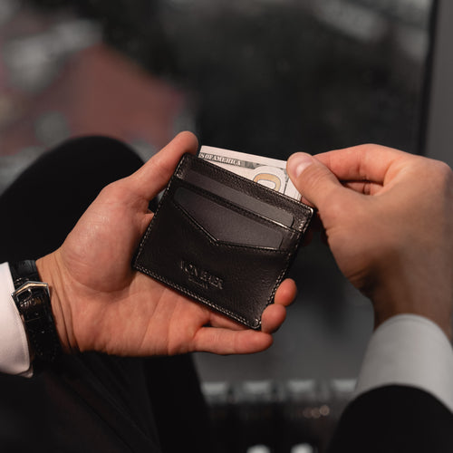minimalist card sleeve The Blackout – Eagle Glow