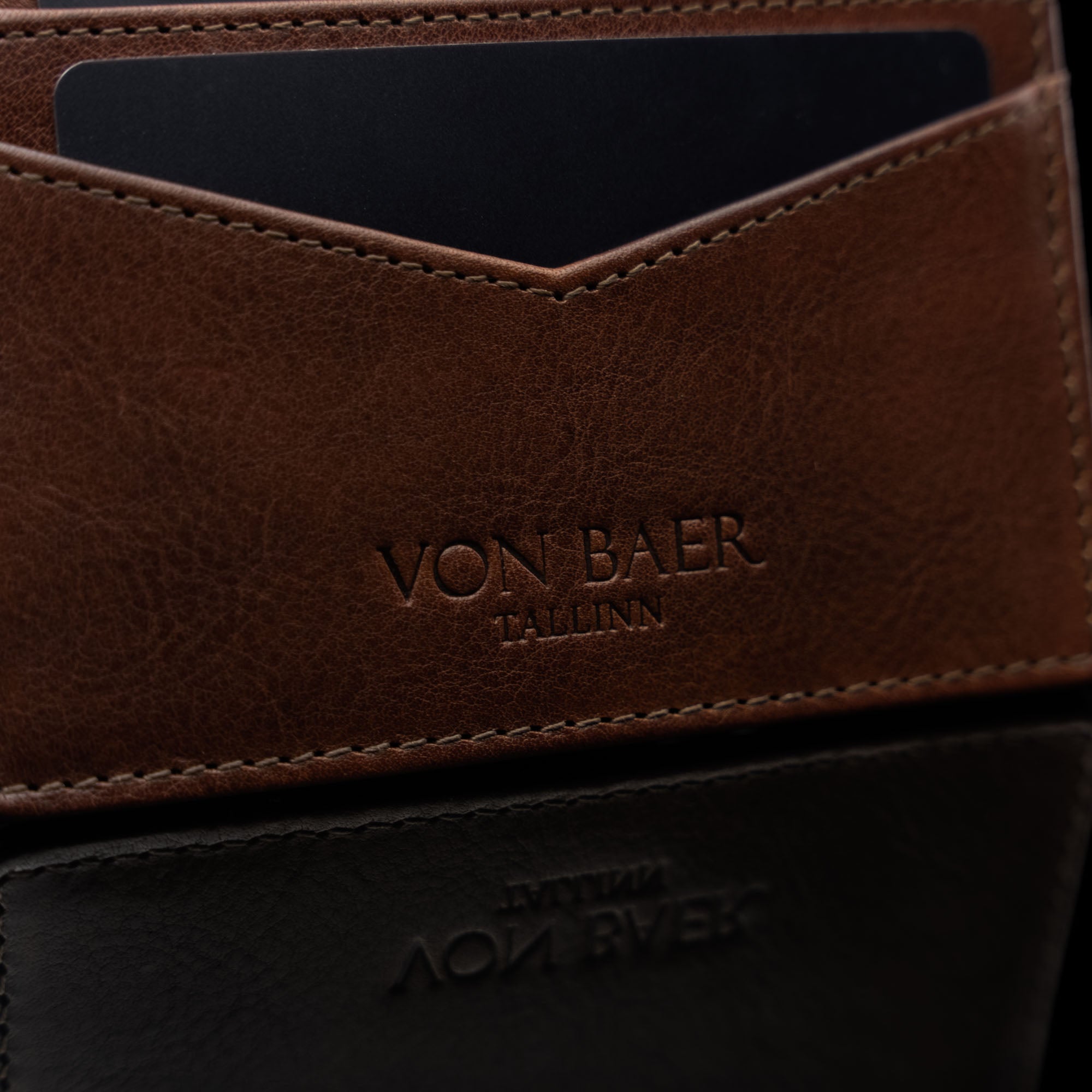 von baer tallinn minimalist womens slim leather card holder brown brand logo close up