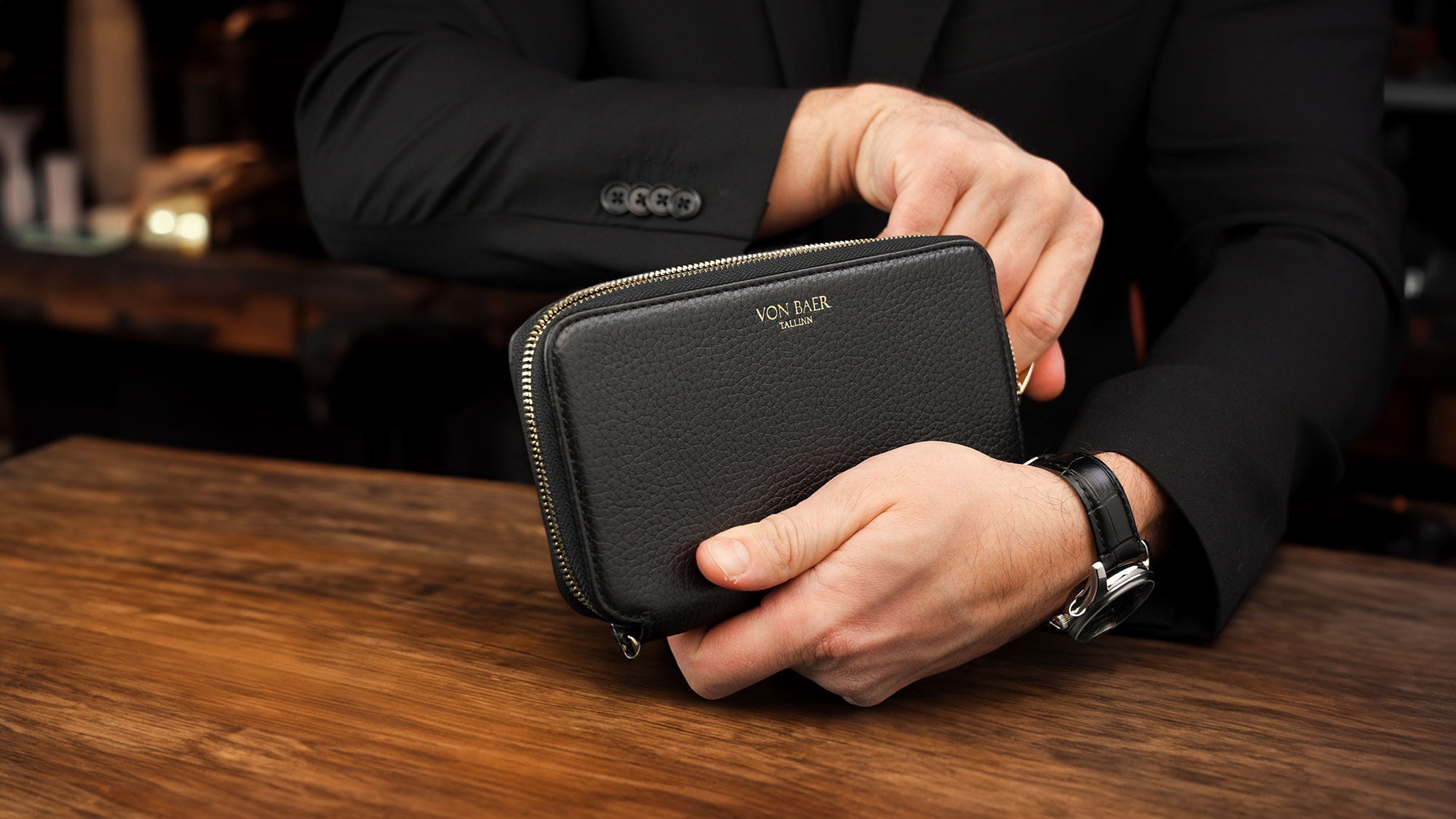 WRK leather ブラックレザー ハーフマネーウォレット Men's Italian Leather Zip Around Wristlet Wallet with RFID
