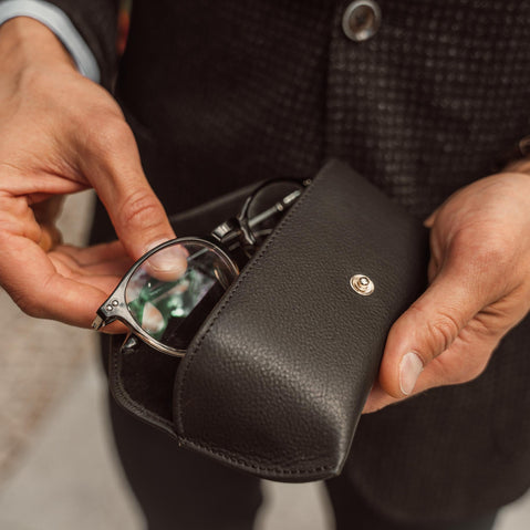Deluxe Leather Glasses Case black with model