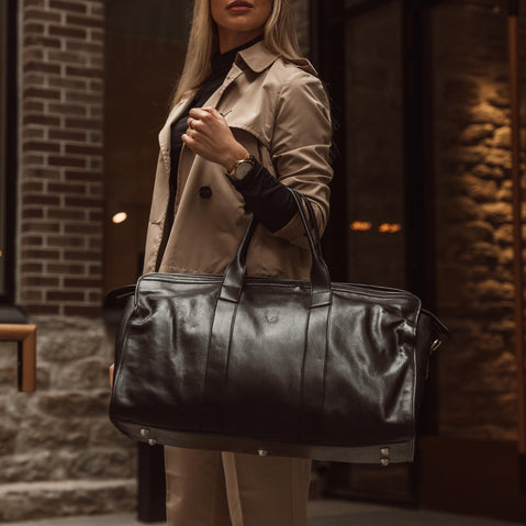 Weekender Womens Leather Weekend Bag elegant black with model