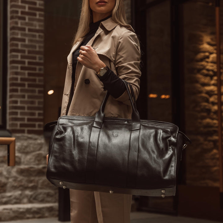 Weekender Womens Leather Weekend Bag elegant black with model
